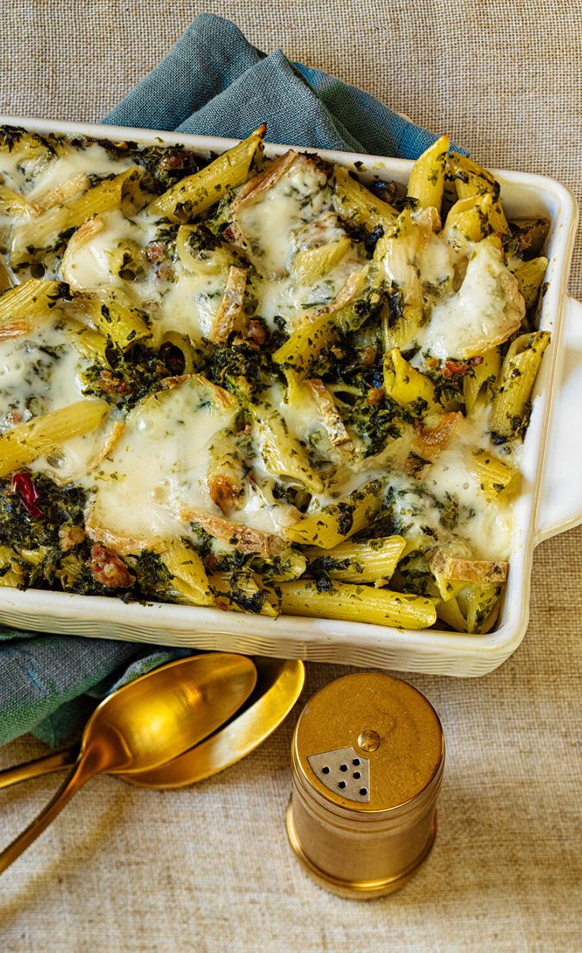 Penne al forno mit Grünkohl, Salsicce & Taleggio