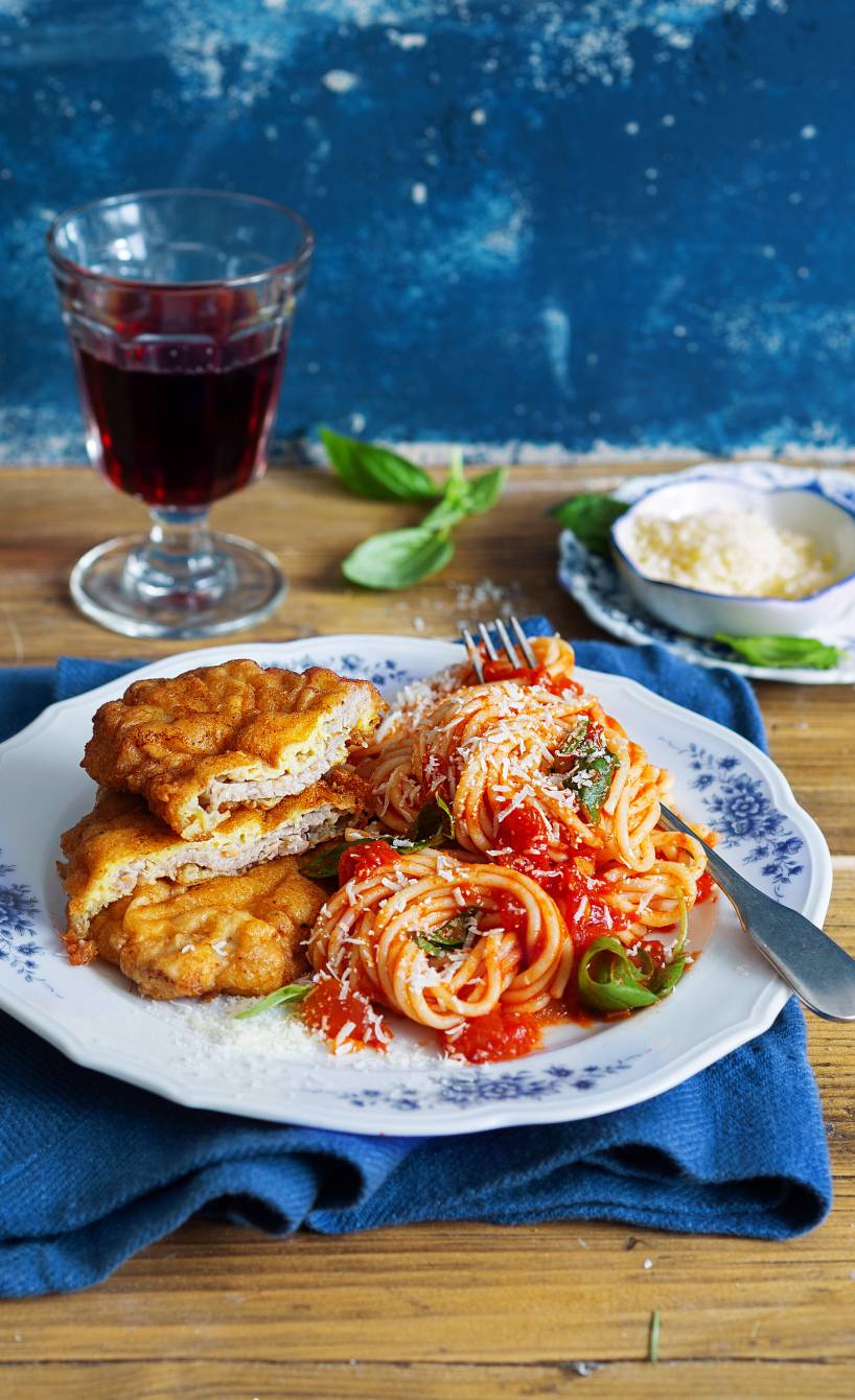 Piccata milanese mit Spaghetti Napoli
