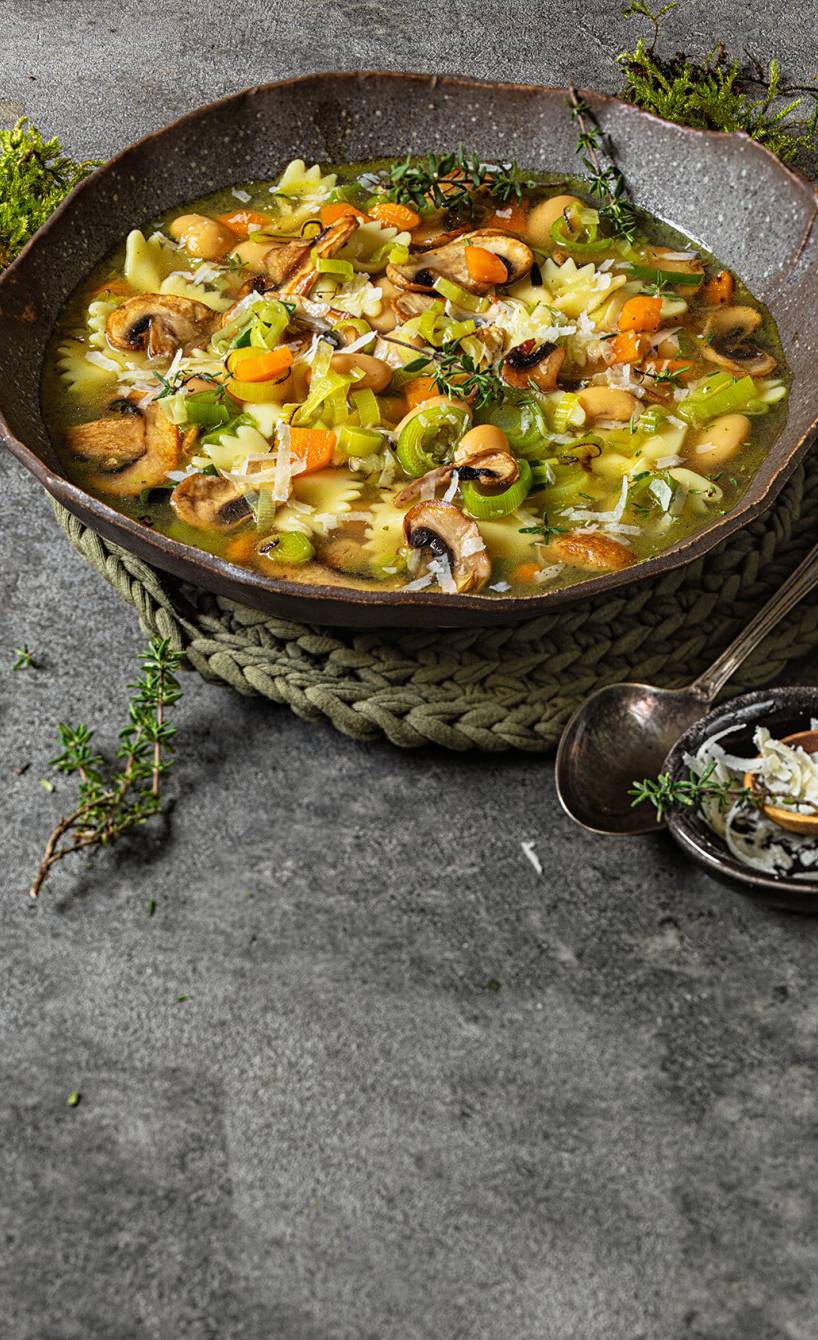 Einfache Champignon‑Minestrone mit Bohnen | SoIsstItalien