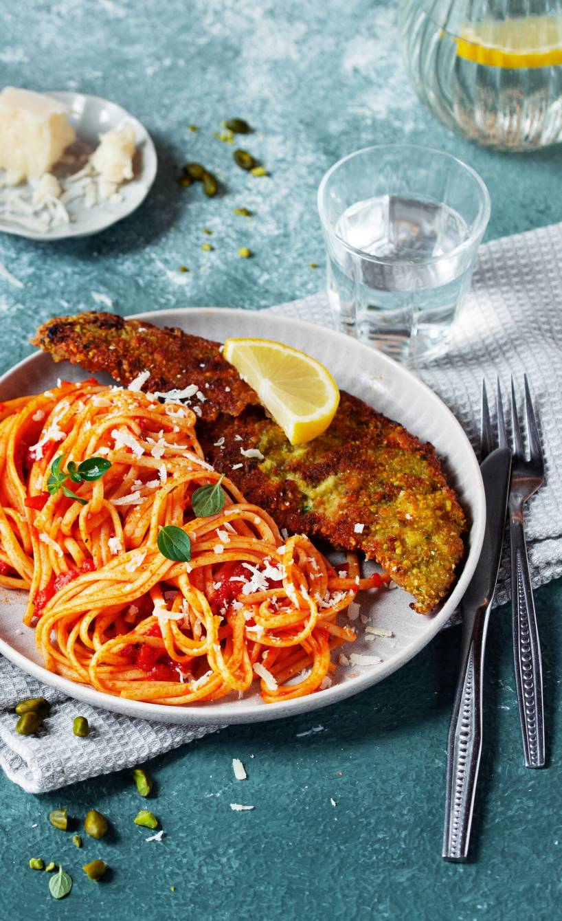 Pistazienpiccata mit Linguine in Tomatensoße