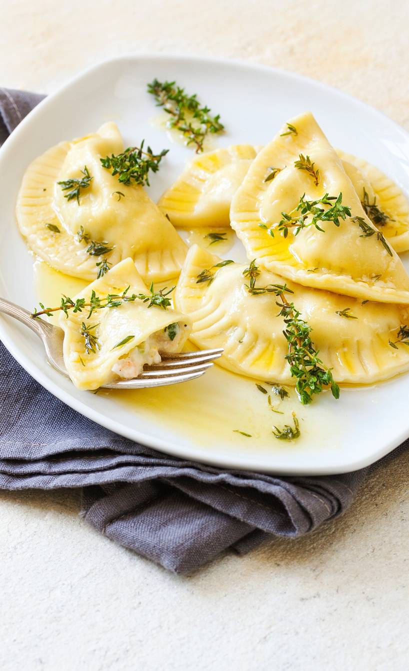 Ravioli mit Zucchini-Garnelenfüllung & Thymianbutter