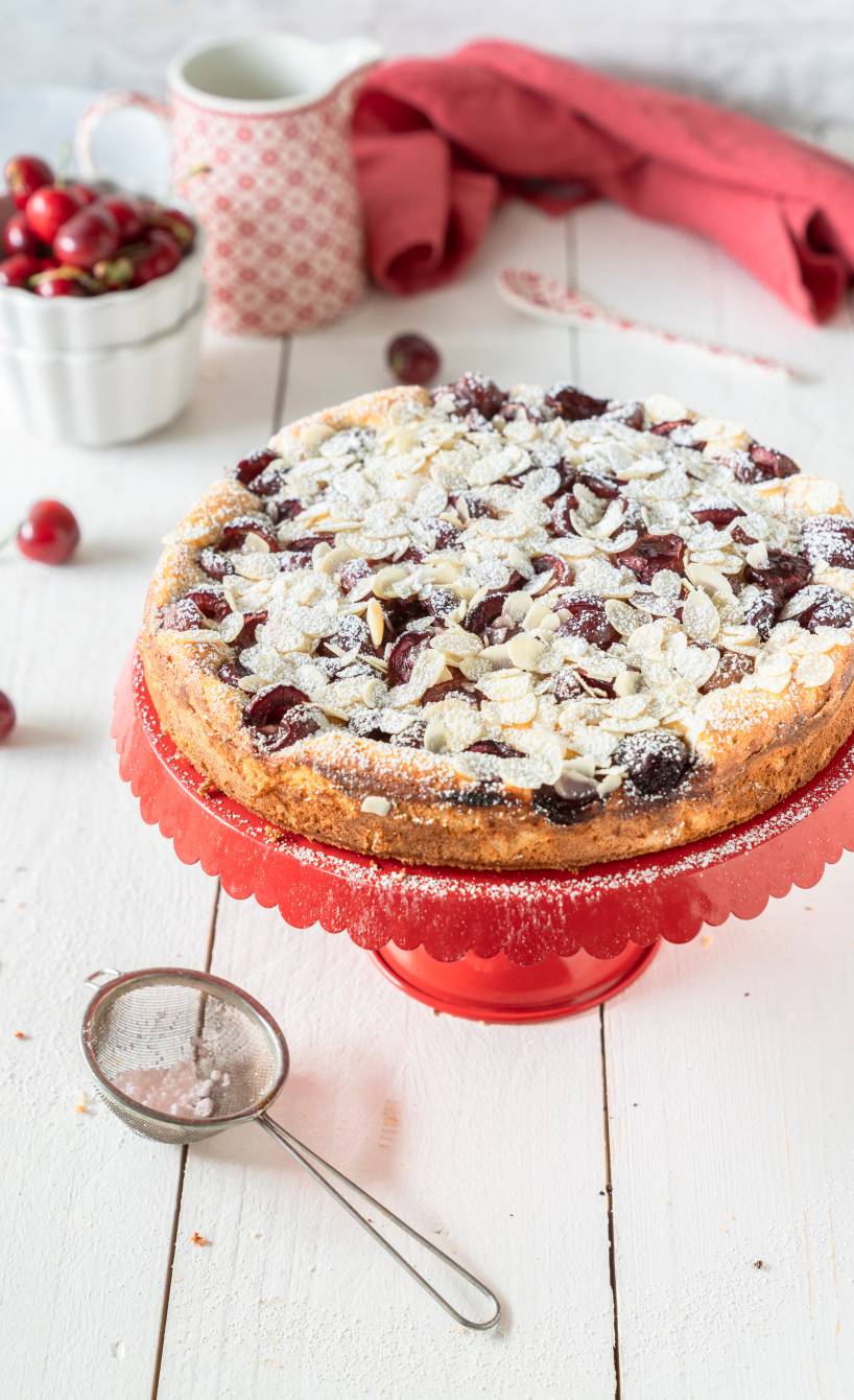 Ricotta-Mandelkuchen mit Kirschen