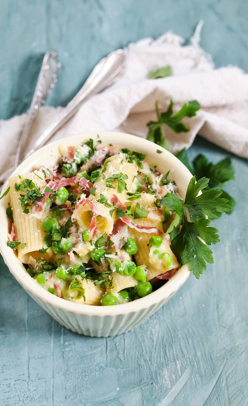 Rigatoni mit Erbsen-Carbonara