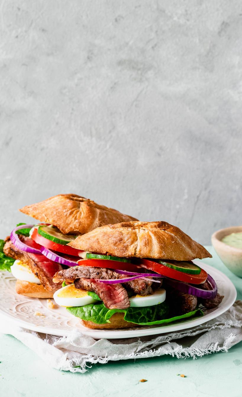 Rindfleisch-Panini  mit Kräuterremoulade