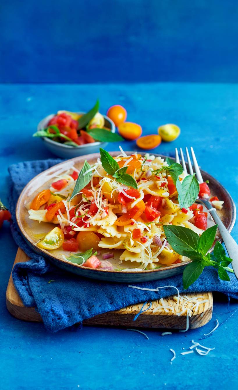 Schnelle Sommerpasta mit kalter Tomatensoße | SoIsstItalien
