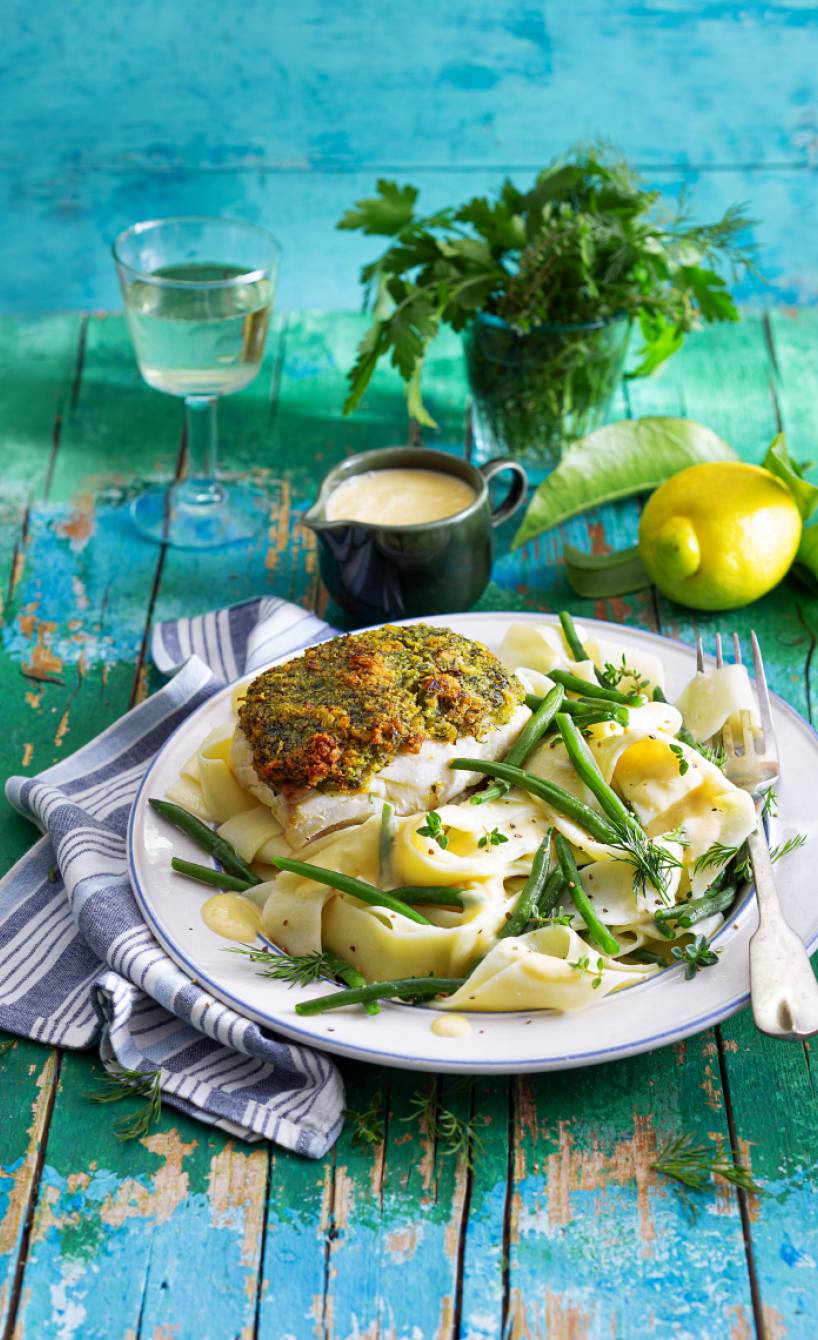 Seelachs mit Kräuterkruste, Pappardelle und Bohnen