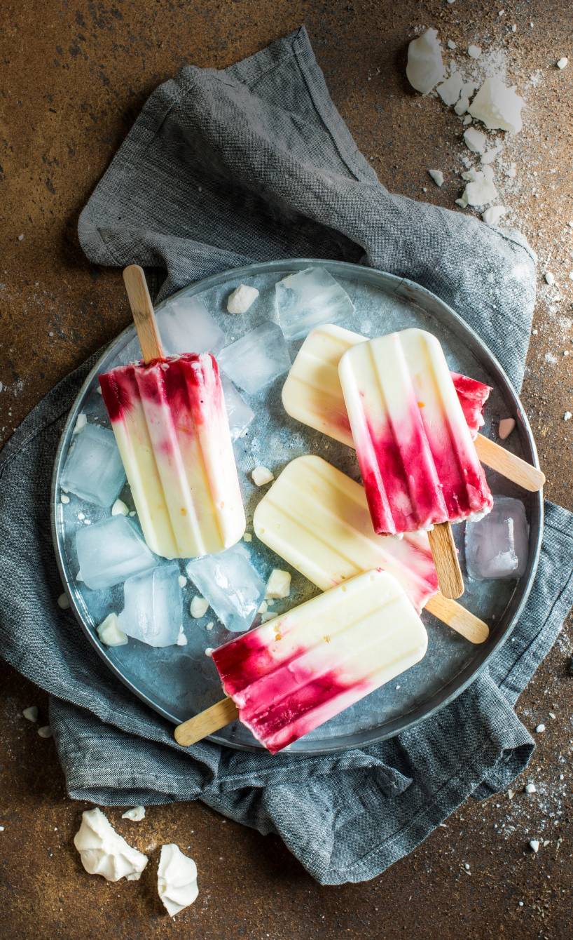 Himbeer-Joghurt-Eis am Stiel | SoIsstItalien