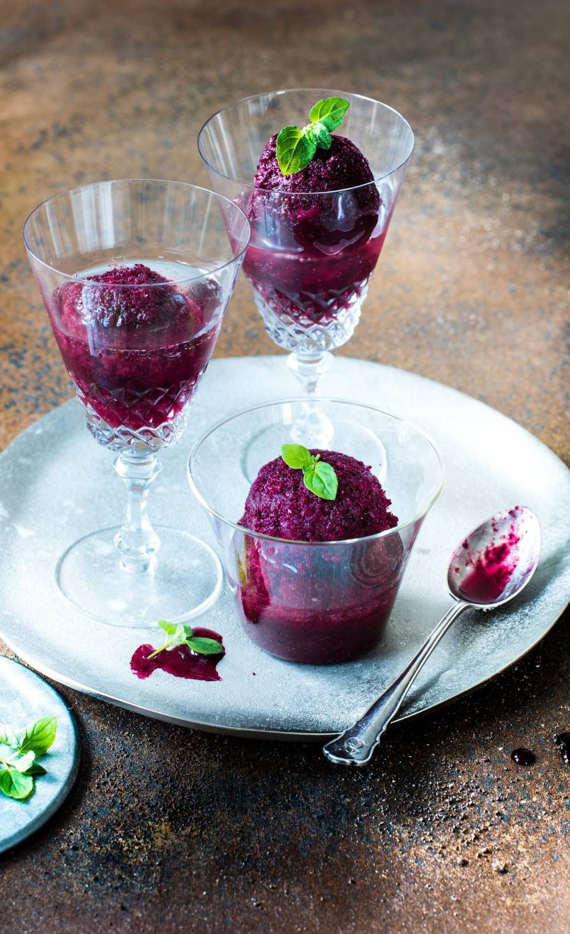Brombeer-Heidelbeer-Sorbet mit Prosecco