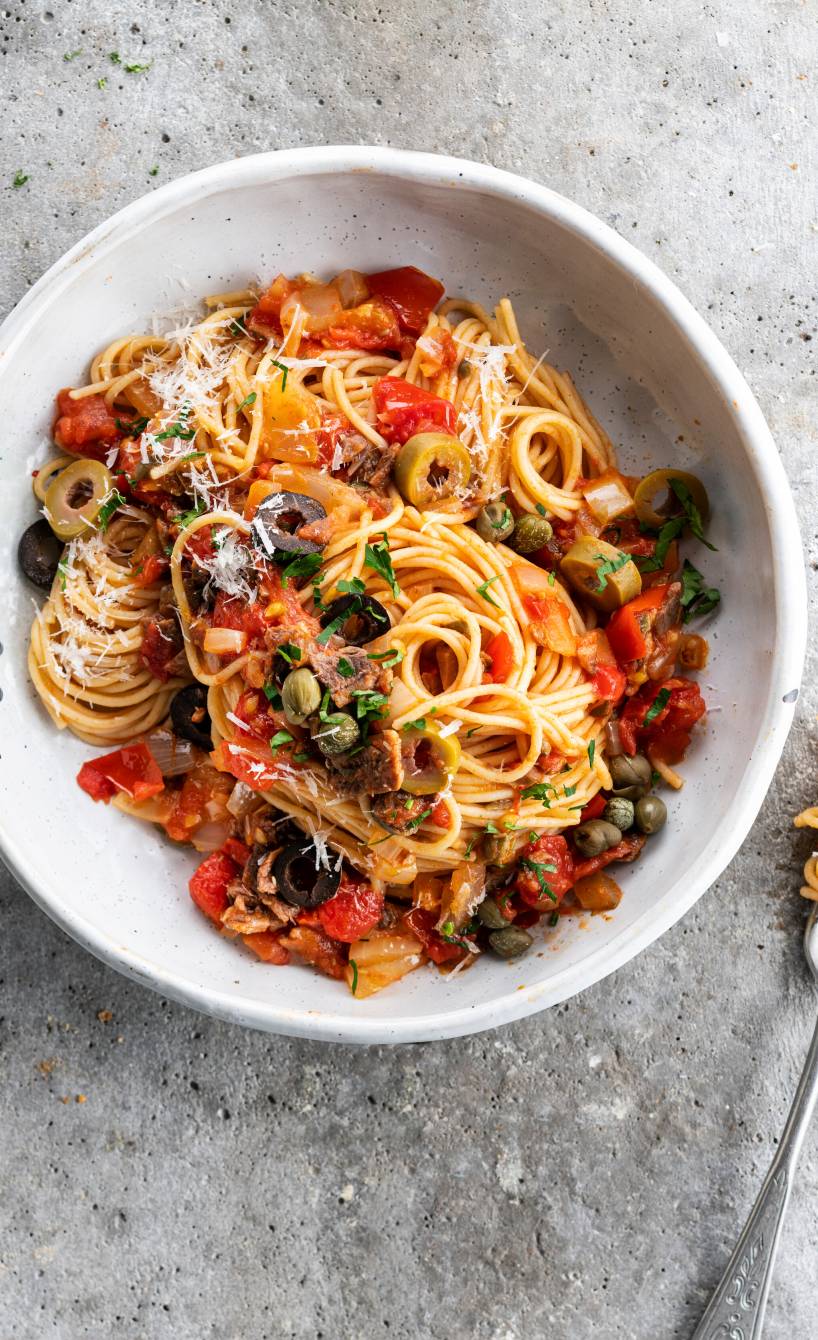 Spaghetti in Oliven-Tomatensoße