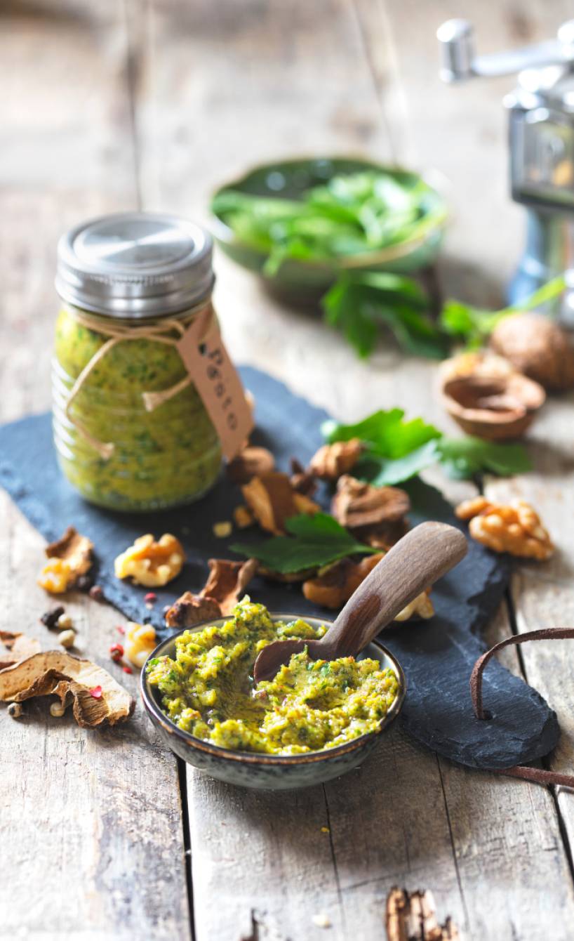 Steinpilz-Mandel-Pesto