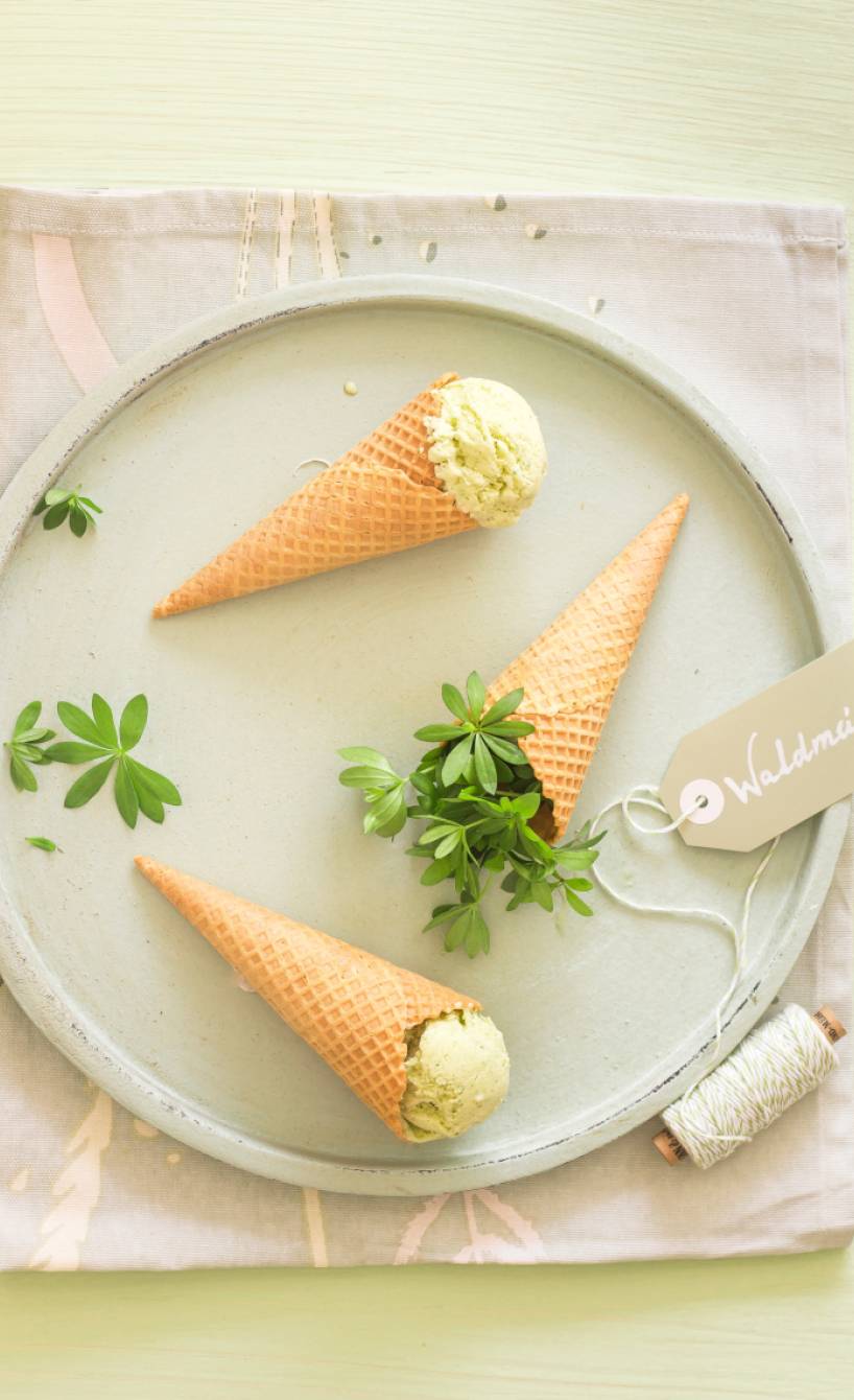 Waldmeistereis mit Schuss