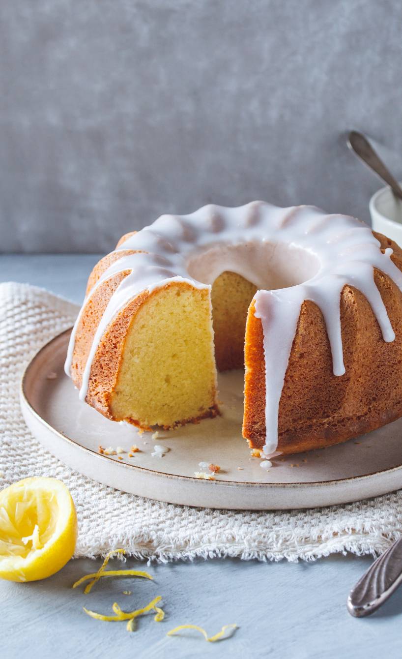 Zitronenkuchen mit Limoncelloguss