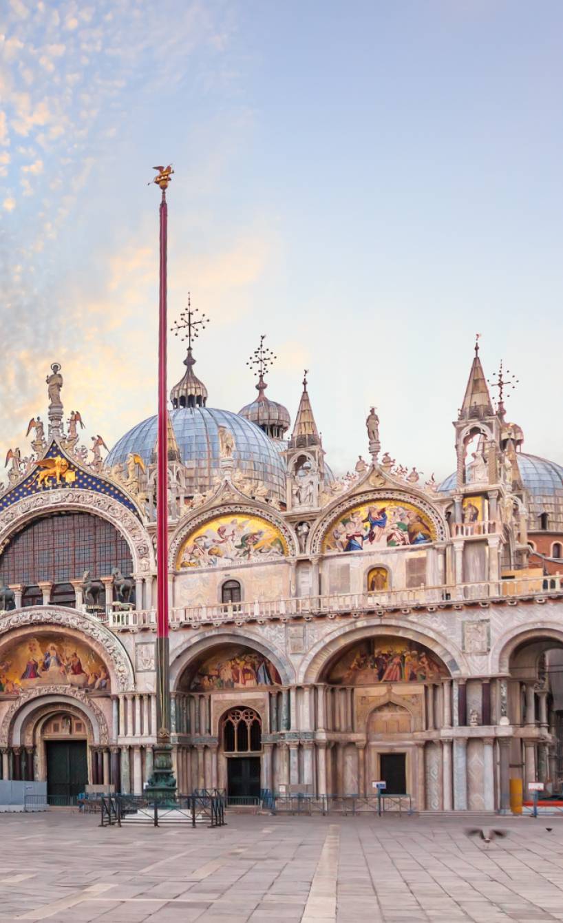 Blick auf den Markusdom in Venedig