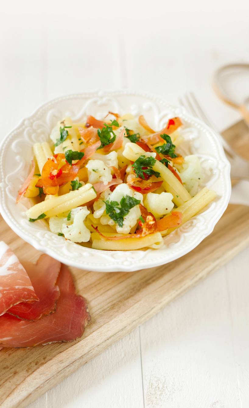 Blumenkohlpasta mit Südtiroler Speck