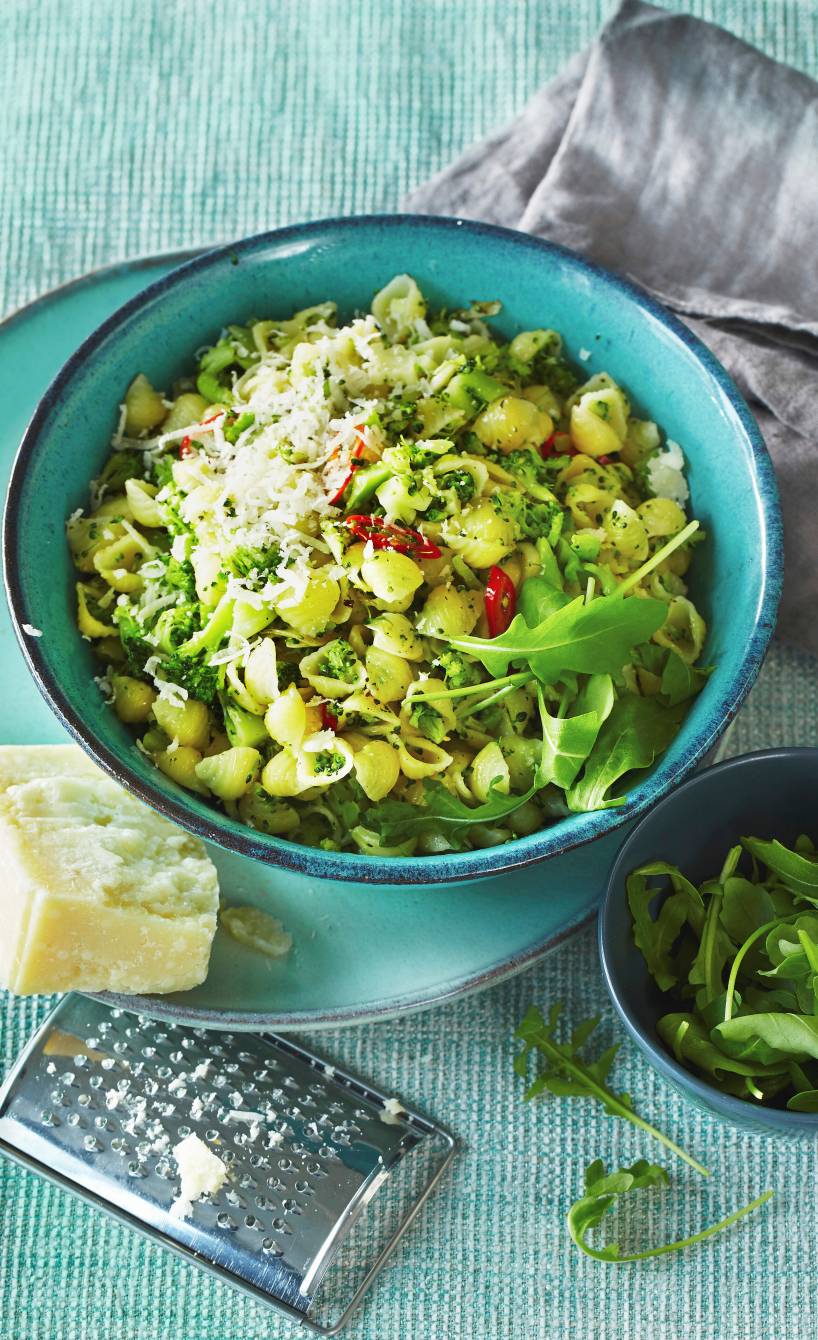 Kleine Muschelnudeln mit Brokkoli und Rucola