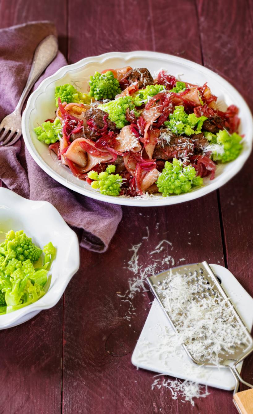 Pappardelle mit Hähnchenleber in Zwiebel-Kirsch-Soße