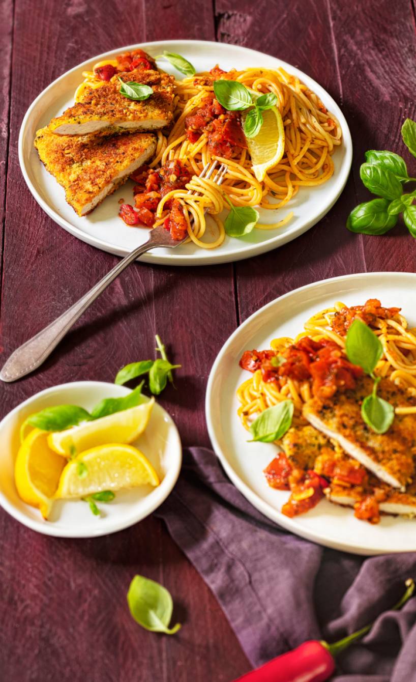 Spaghetti all'arrabbiata mit Putenschnitzeln