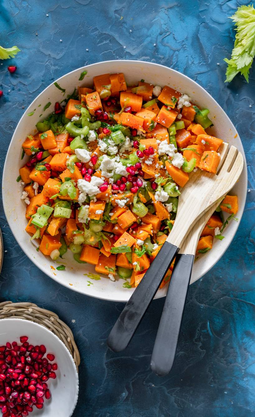 Süßkartoffelsalat mit Feta und Granatapfel
