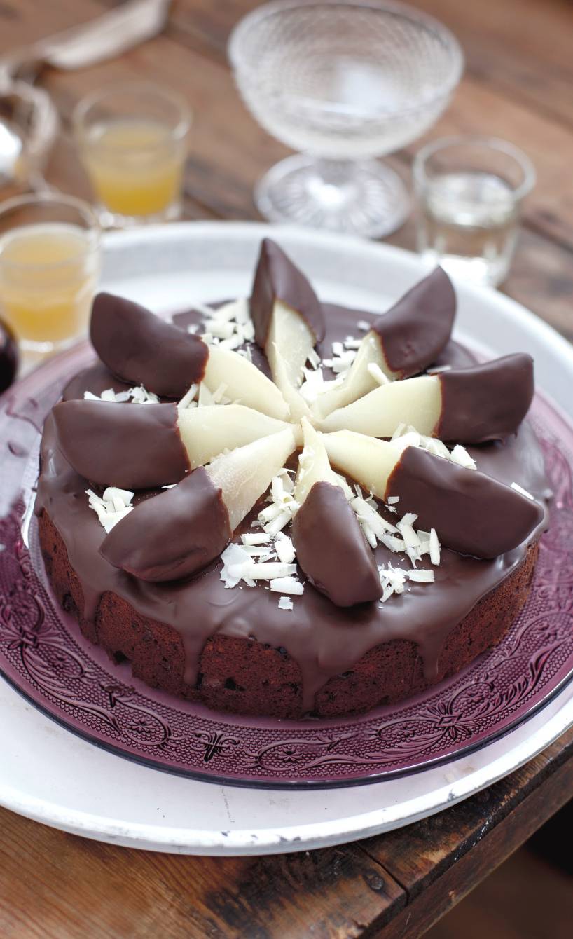 Italienischer Schokoladenkuchen mit Birnen – Ein würziges Genusswunder ... Italienischer Schokoladenkuchen mit Birnen – Ein würziges Genusswunder ...
