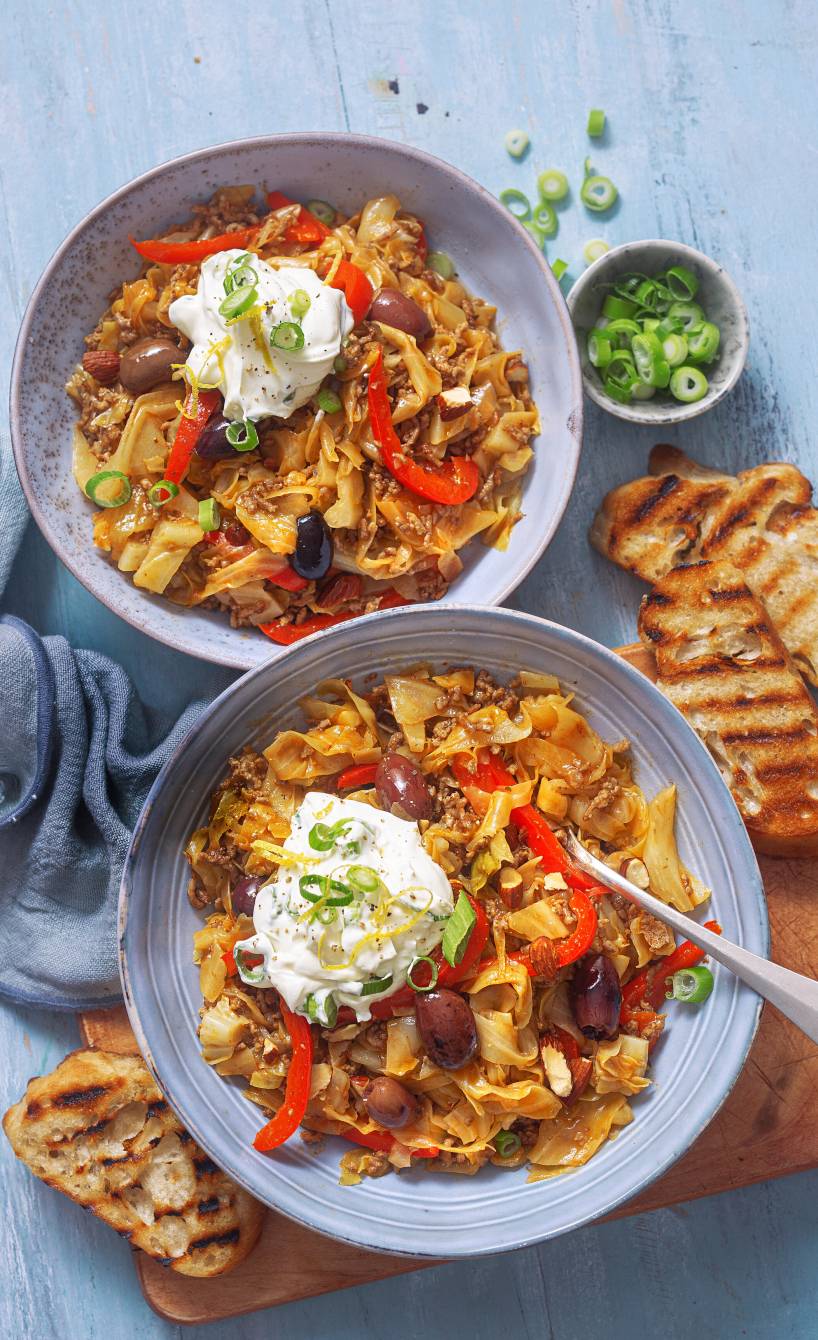 Spitzkohl-Hack-Pfanne mit Knoblauchciabatta – Der herzhafte Genuss