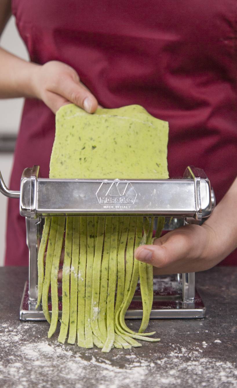 Grüne Tagliatelle selber machen