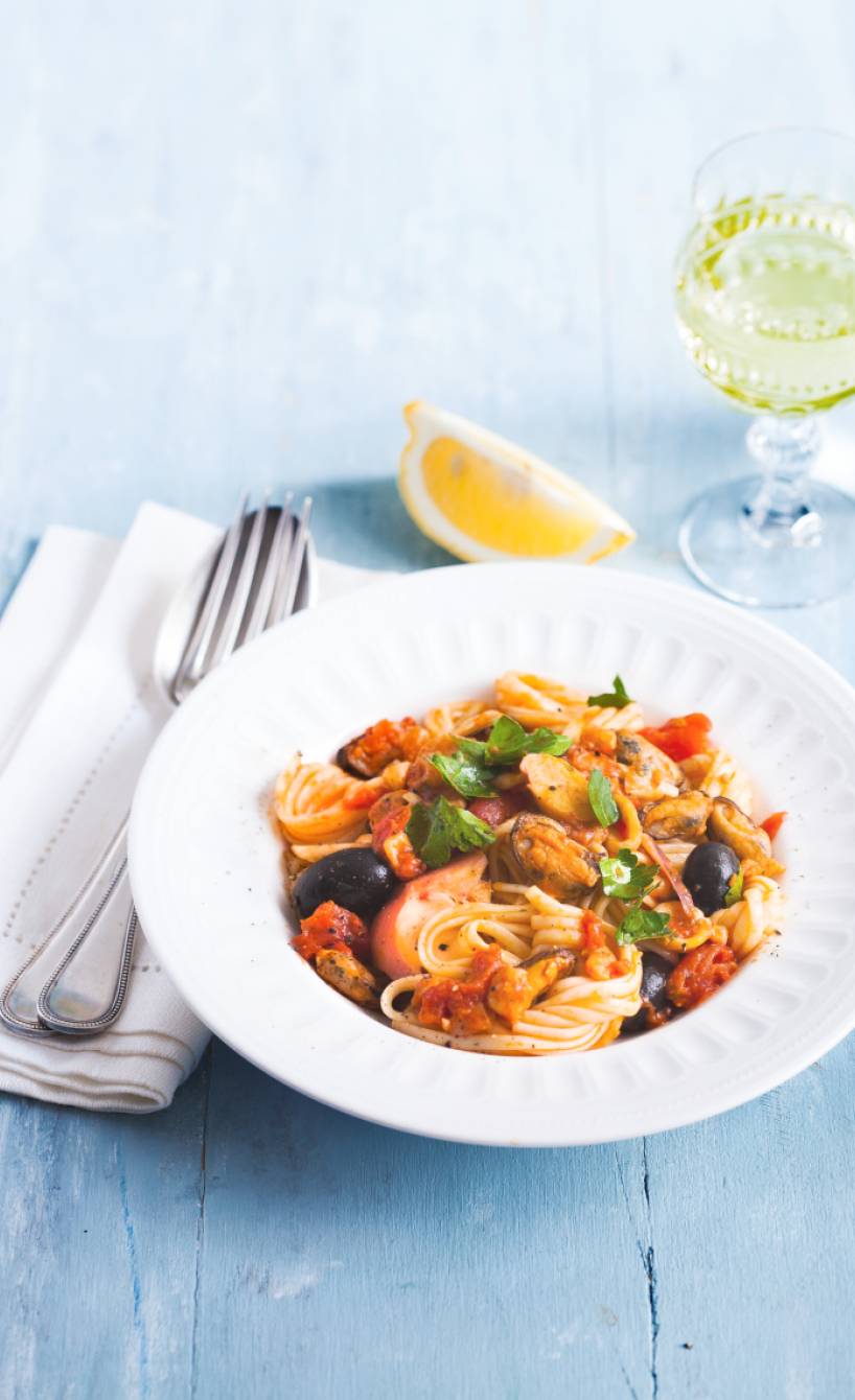 Linguine mit Meeresfrüchte-Tomatensugo