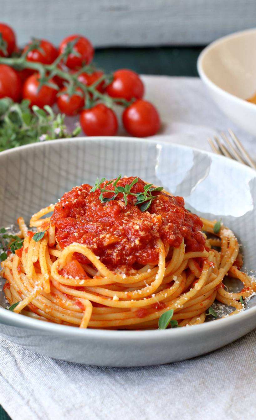 Spaghetti mit Tomatensoße