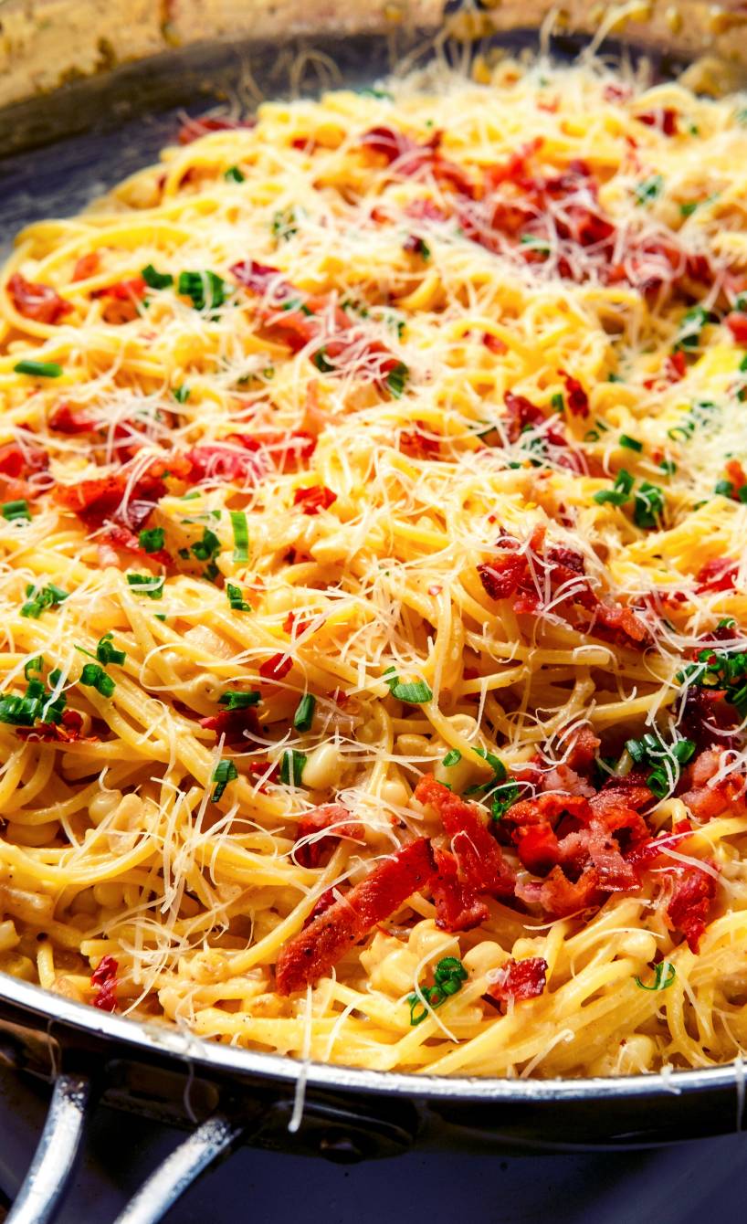 One Pot Spaghetti in einer Pfanne im close up