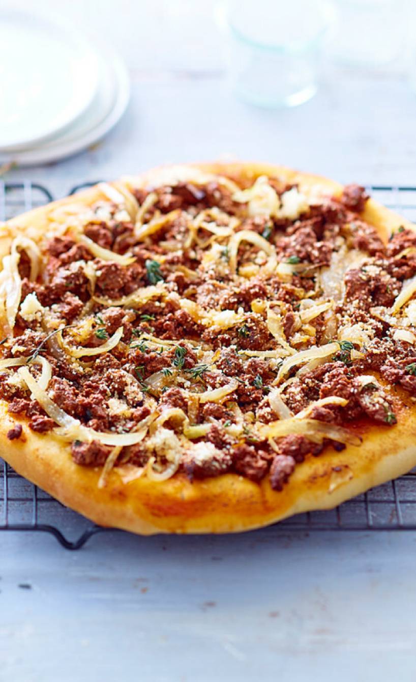 Pizza bolognese
